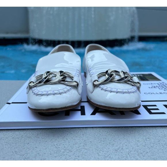 Authentic CHANEL Mocassin White Chain Link Leather CC Logo Loafers Size IT37 - Picture 3 of 14